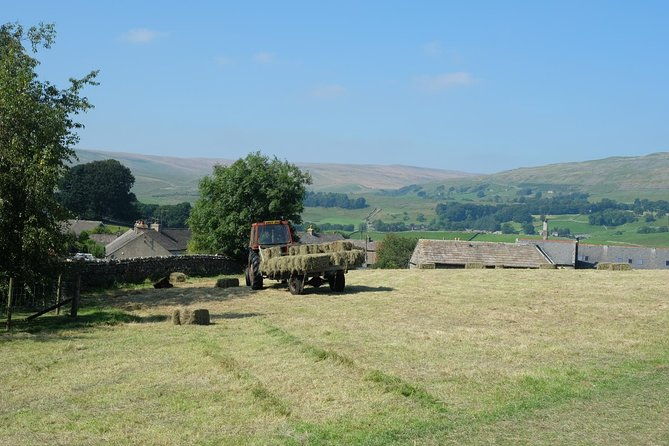 private-yorkshire-dales-from-windermere-in-a-16-seater-mercedes