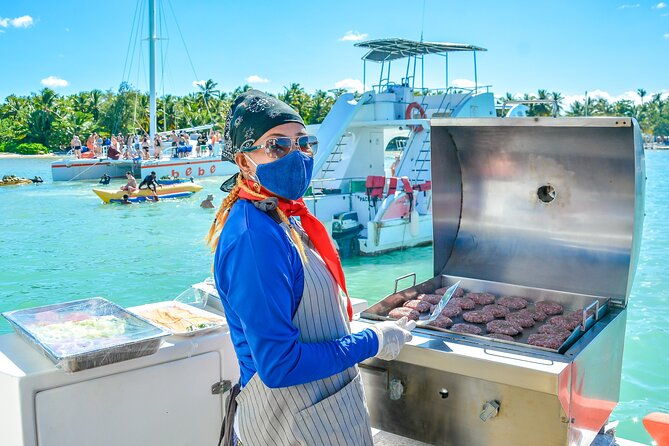 punta-cana-private-boat-bbq-included