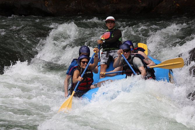 rafting-iii-iv-in-pacuare-river