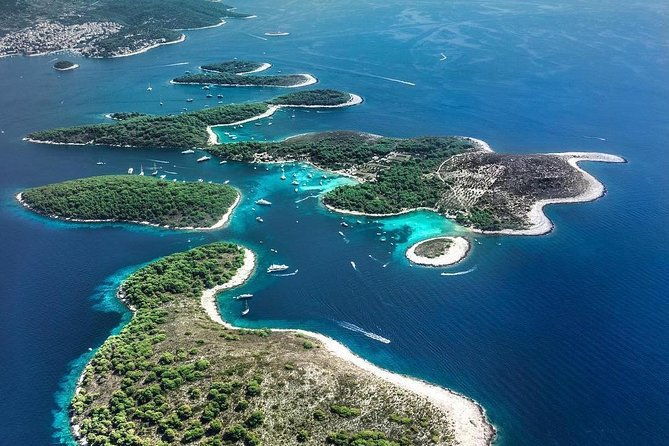 red-rocks-hells-islands-private-getaway-tour