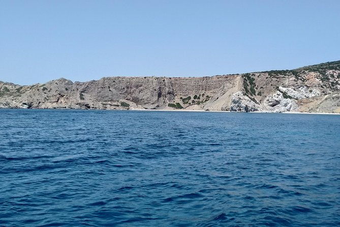 rent-a-boat-in-milos