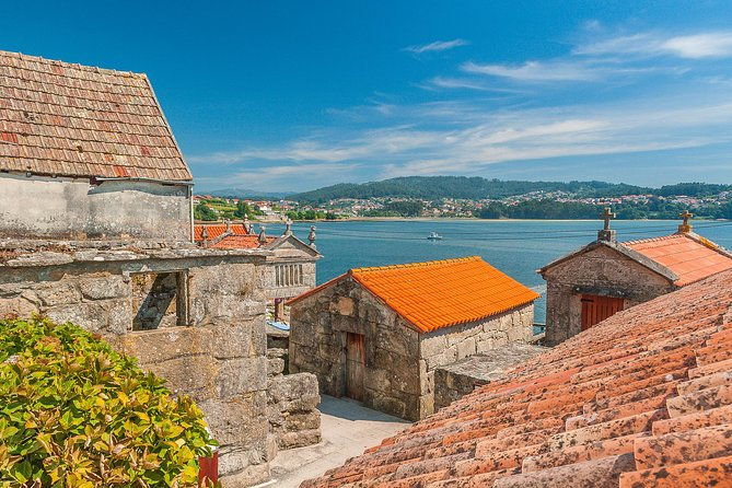 rias-baixas-private-tour-with-wine-tasing-food-mussels-boat-and-pickup