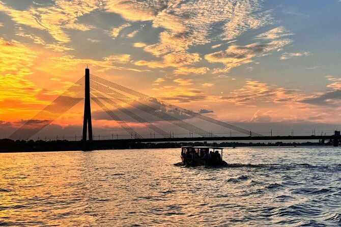 riga-sunset-boat-tour-with-welcome-drink