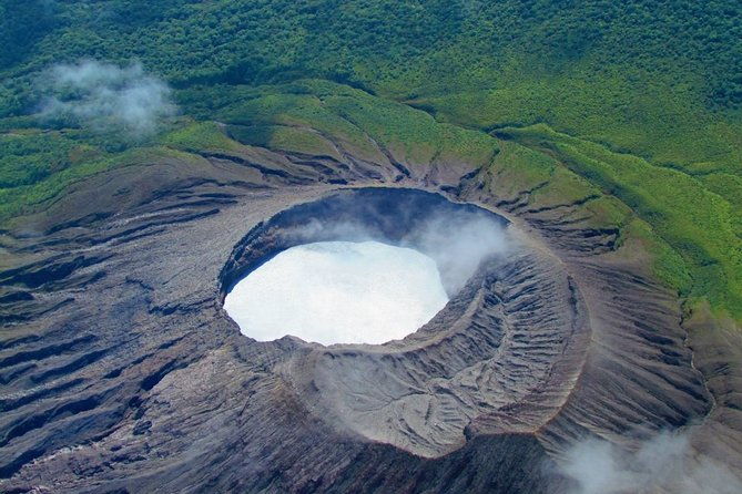 rincon-de-la-vieja-volcano-hike-mud-bath-and-hot-springs