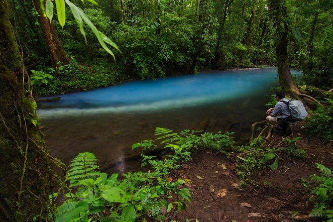rio-celeste-and-tenorio-volcano-hike-with-lunch