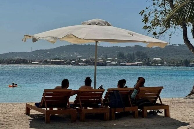 roatan-shore-excursion-snorkelling-sloths-monkeys-beach-break