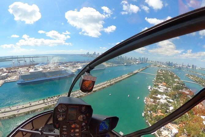 romantic-miami-helicopter-tour-with-champagne