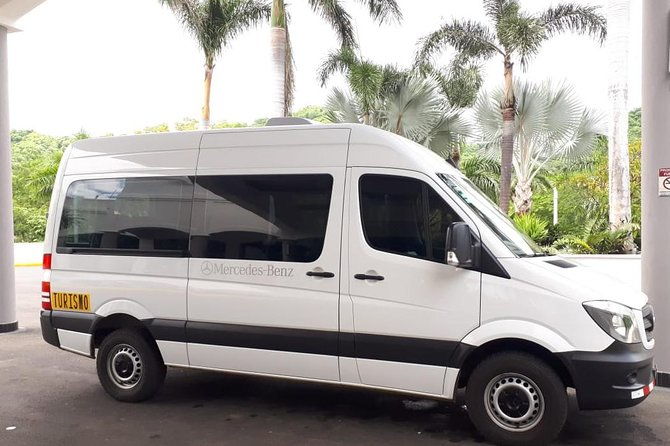 round-trip-transfer-liberia-airport-lir-to-riu-guanacaste-hotel