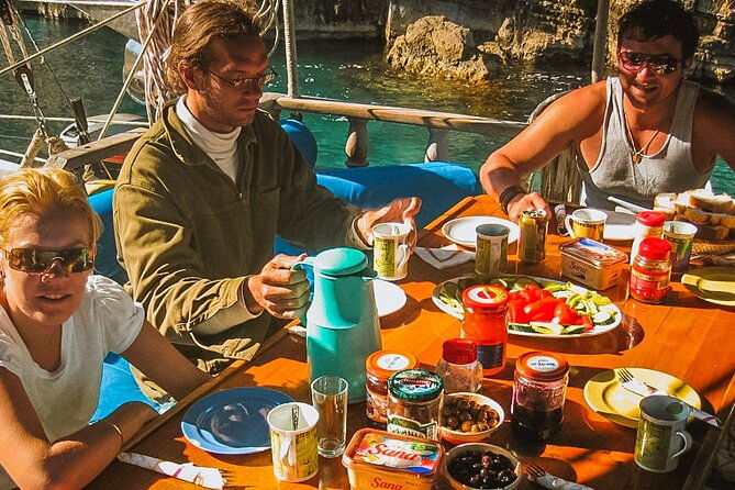 sail-turkey-gulet-cruise-fethiye-to-olympos-2
