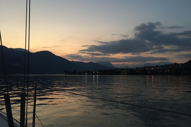 sailing-at-sunset-on-lake-como-how-to-escape-from-daily-routine