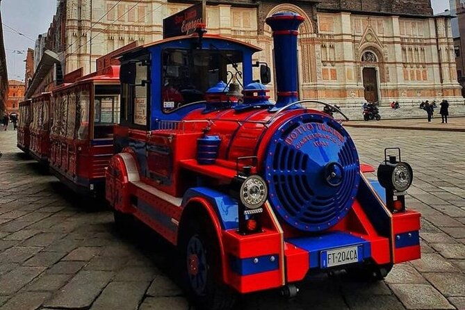 san-luca-experience-tour-skip-the-line-and-food-tasting-3