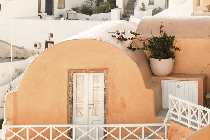 santorini-private-tour-in-the-picturesque-village-of-oia-3