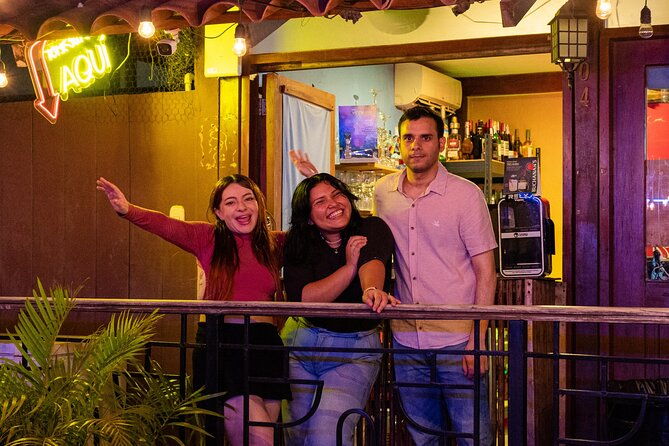 saturday-night-bar-crawl-in-santa-marta-colombia