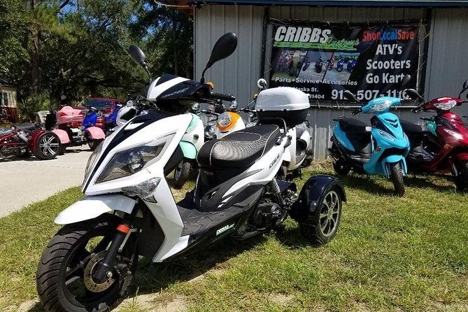 savannah-scooter-and-trike-rental-with-helmet-2
