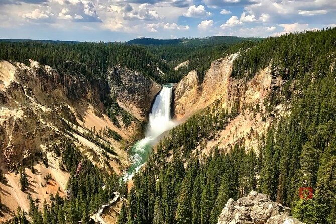 self-guided-audio-driving-tour-in-yellowstone-and-grand-teton