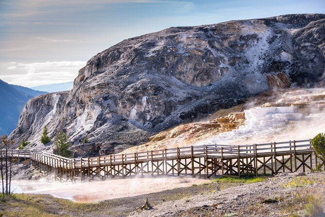self-guided-audio-driving-tour-in-yellowstone-national-park