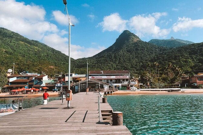shared-transport-from-paraty-to-ilha-grande