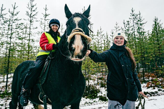 small-group-arctic-circle-horse-riding-from-rovaniemi