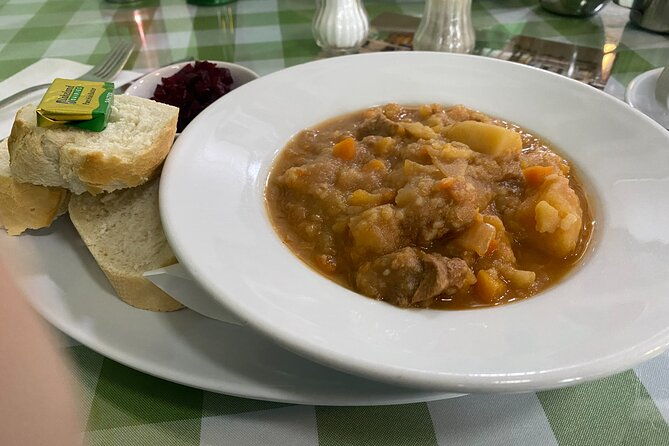 small-group-experience-local-food-tour-in-liverpool