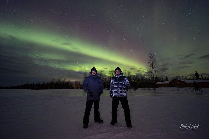 small-group-northern-lights-lodge-tours-from-fairbanks-solo-traveler-2