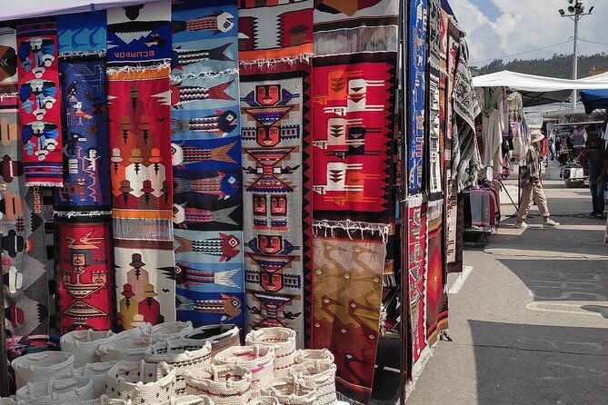 small-group-otavalo-market-and-middle-of-the-world-mountain-bike-tour-from-quito