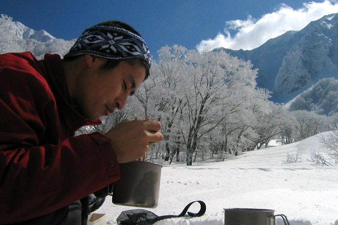 snowshoe-tour