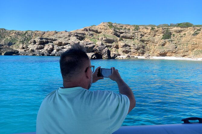 speedboat-excursion-through-the-coves-of-northern-menorca