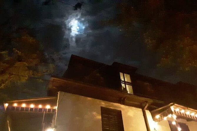spirits-with-the-spirits-haunted-pub-crawl-drinks-included-2