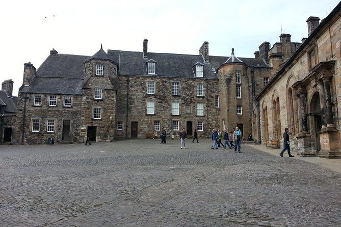 stirling-castle-trossachs-loch-lomond-and-whisky-tour