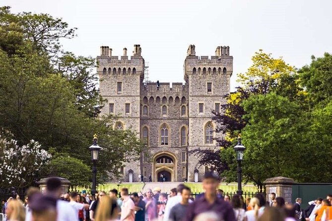 stonehenge-and-windsor-castle-tour-from-london-with-entry-tickets-2