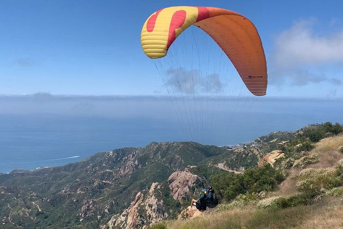 tandem-paragliding-flight-with-instructor-in-malibu