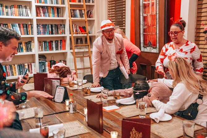 themed-murder-mystery-food-tour-experience-in-louisville