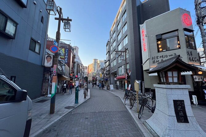 tokyo-walking-tour-of-sensoji-temple-and-surroundings-in-asakusa