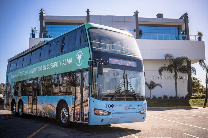 tourist-bus-discover-montevideo