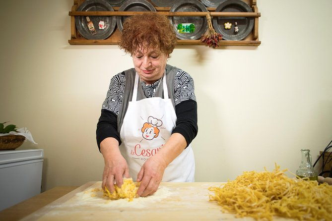 traditional-sauces-class-in-assisis-home-style-cooking-school