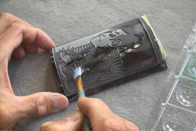 ukiyoe-art-on-glass-labels-for-japanese-sake
