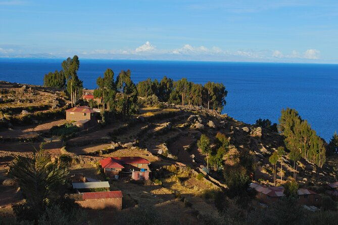 uros-reed-floating-islands-taquile-island-titicaca-puno-full-day