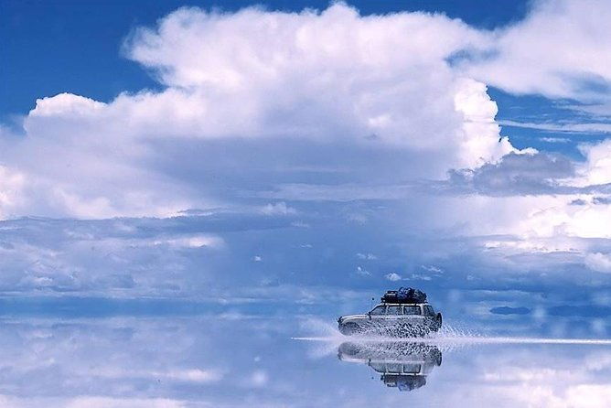 uyuni-salt-flat-2-daysunset-at-salt-water-region-mirror-effect