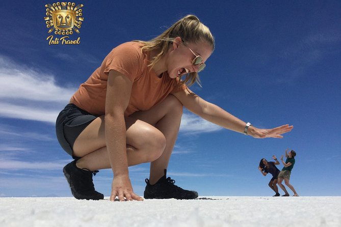 uyuni-salt-flats-and-colored-lagoons_3-days_shared-tour_english-speaking-guide