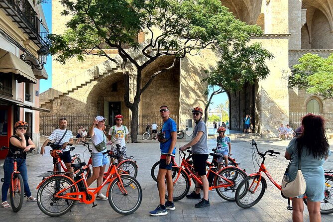 valencia-city-highlights-in-guided-bike-or-e-bike-tour