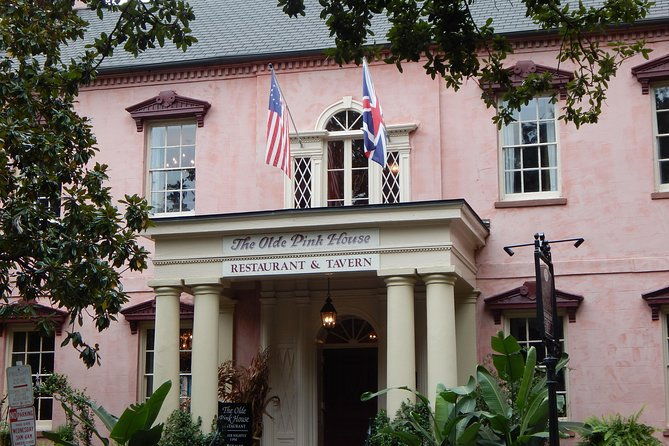 walking-tour-of-savannahs-historic-district