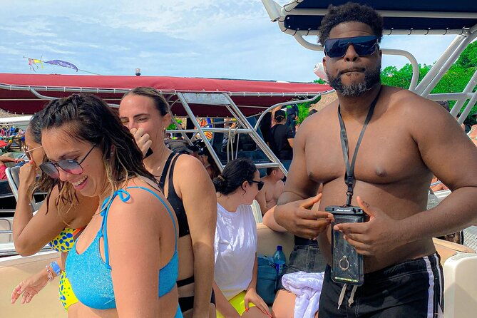 weekend-party-on-isla-cholon