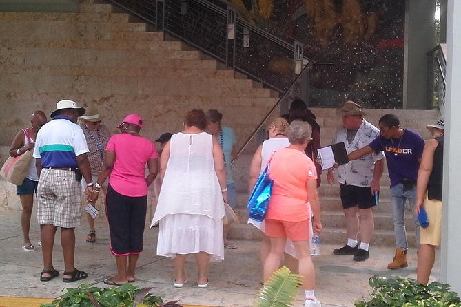 west-bay-sightseeing-tour-plus-seven-mile-beach-visit