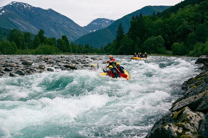 white-water-rafting-in-valldola