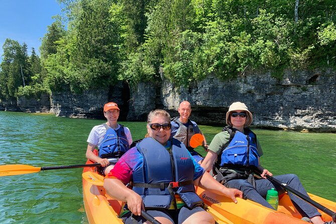whitefish-dunes-state-park-cave-point-kayak-tour