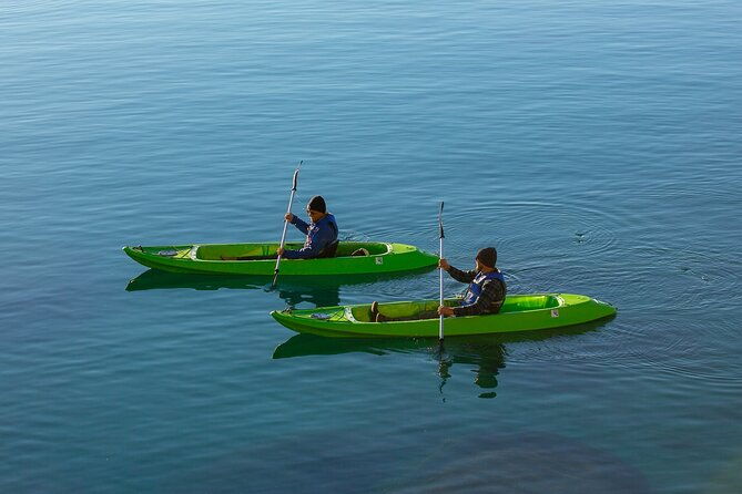 winter-clear-bottom-kayak-on-lake-tahoe