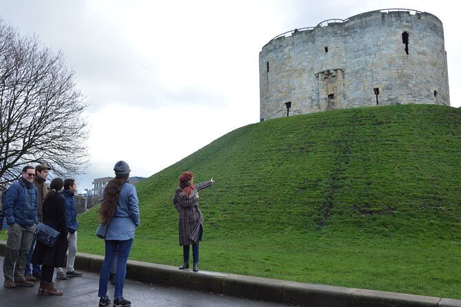 york-saints-and-sinners-private-walking-tour-2