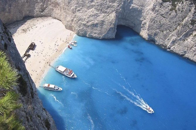 zante-cruise-to-blue-caves-shipwreck-beach-photo-stop