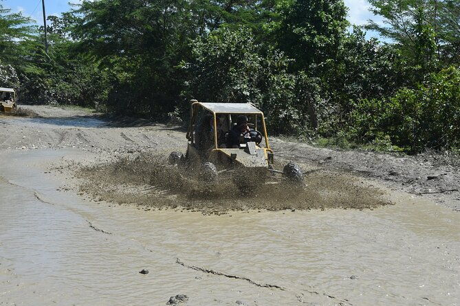 7-waterfalls-damajagua-and-dune-buggy