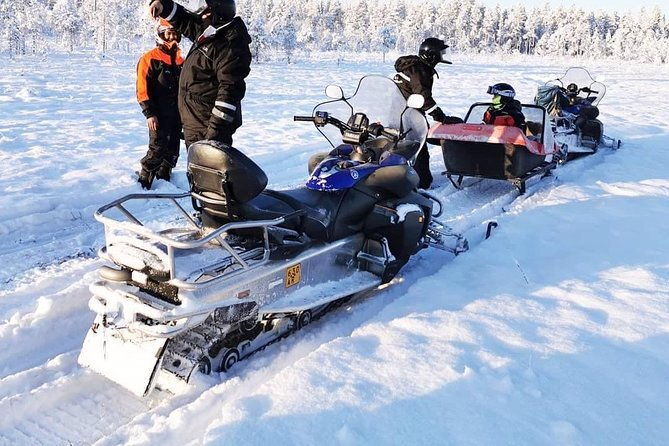 1-hour-snowmobile-safari-experience